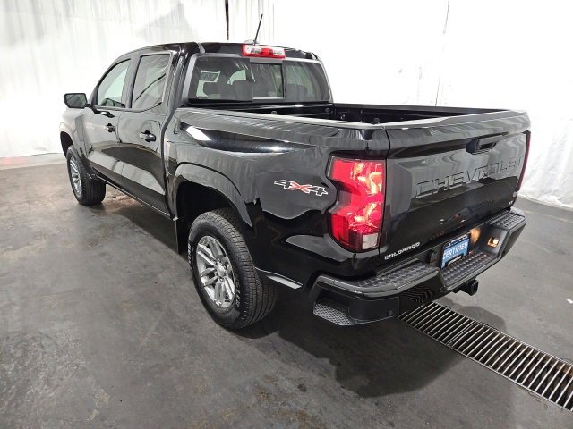 2024 Chevrolet Colorado LT photo 3