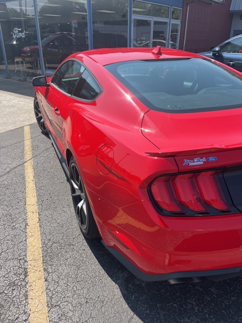 2021 Ford Mustang EcoBoost photo 8