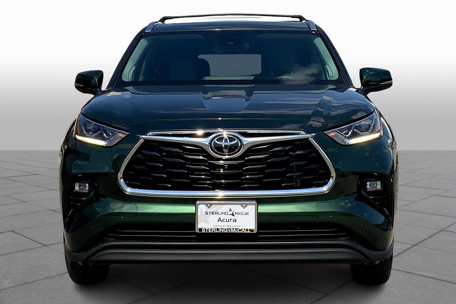 2024 Toyota Highlander Limited photo 3