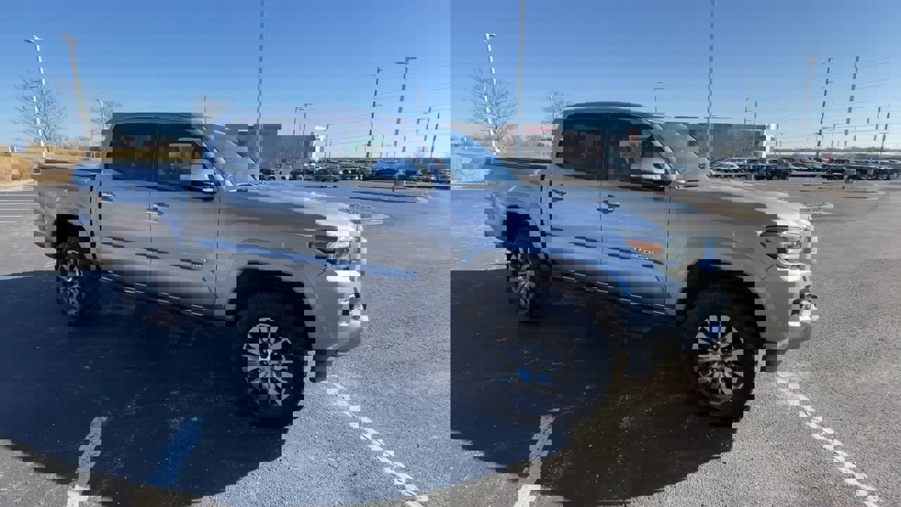 Used 2021 Toyota Tacoma Limited with VIN 3TMGZ5AN7MM373521 for sale in Kansas City