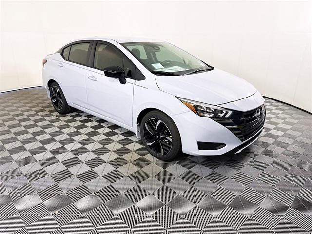 2025 Nissan Versa Sedan SR's photo