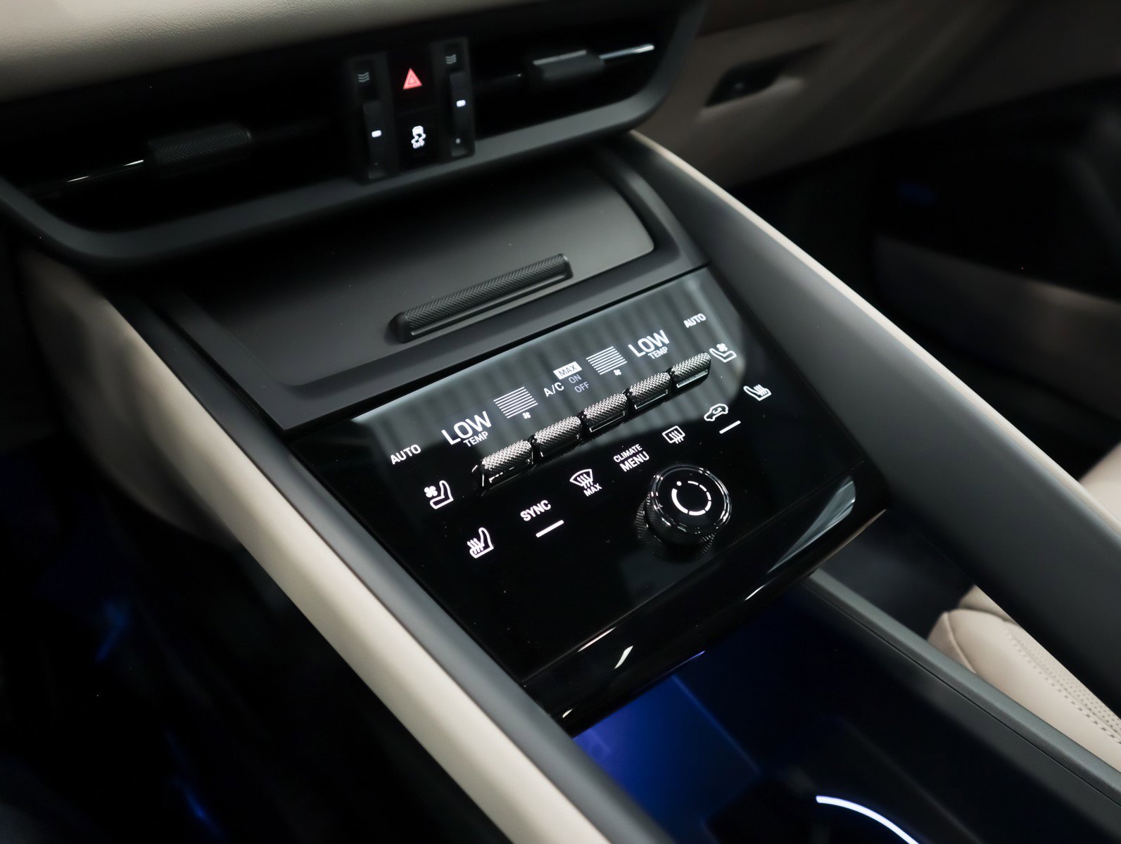 2025 Porsche Macan Electric 4 photo 20
