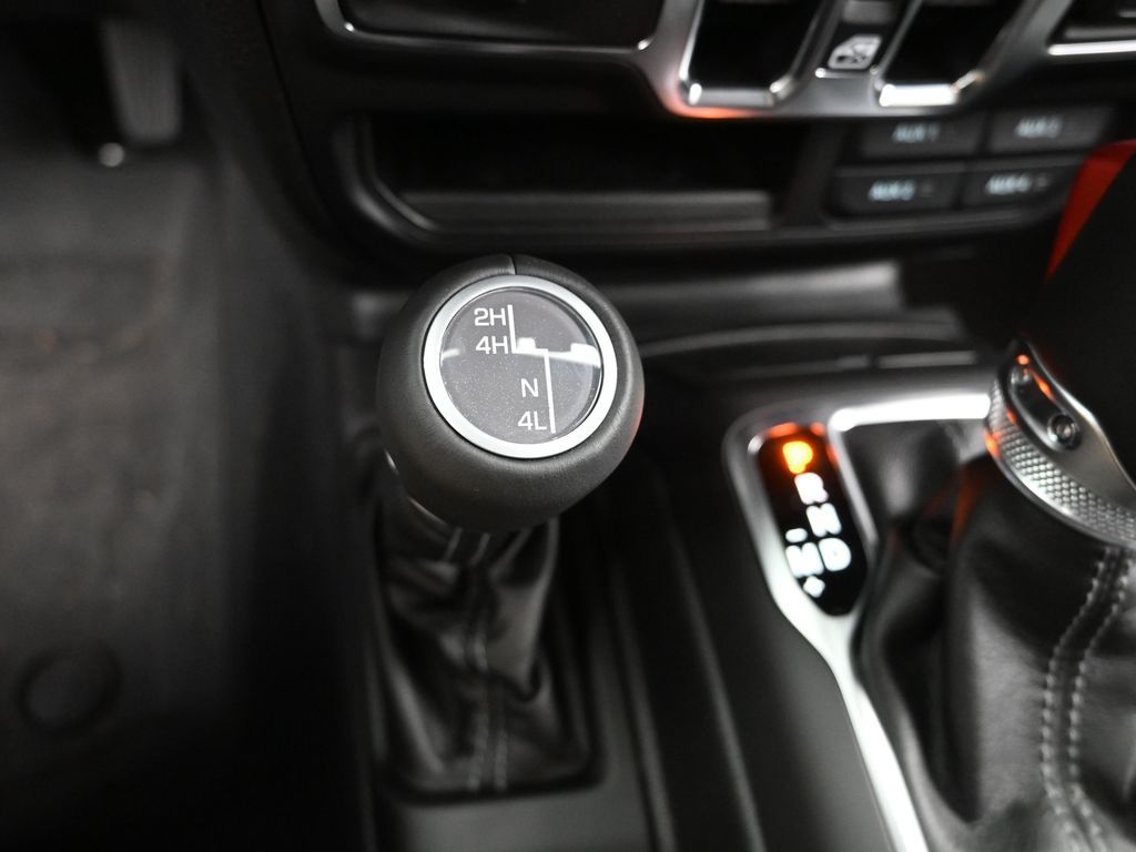 2025 Jeep Gladiator Sport photo 15