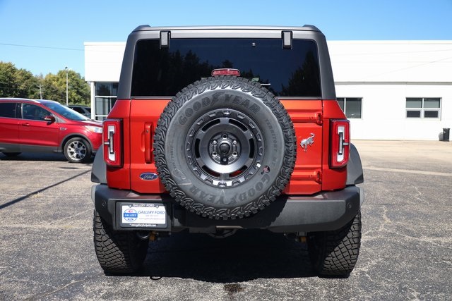2024 Ford Bronco Outer Banks photo 7