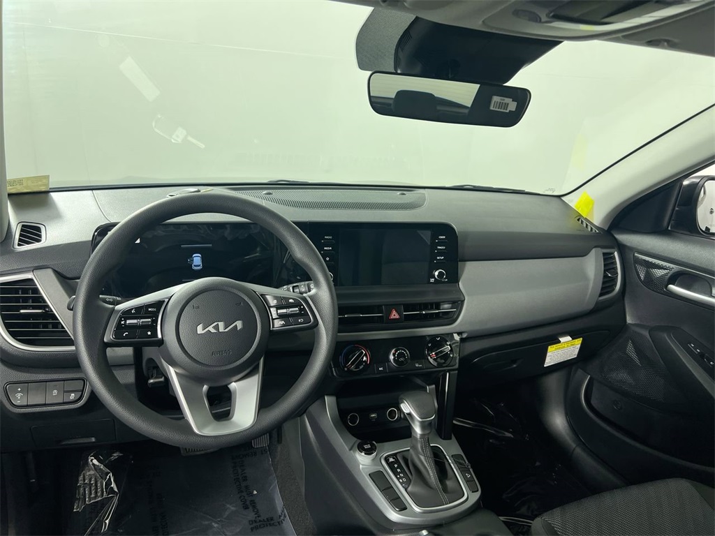2026 Kia Seltos LX photo 28