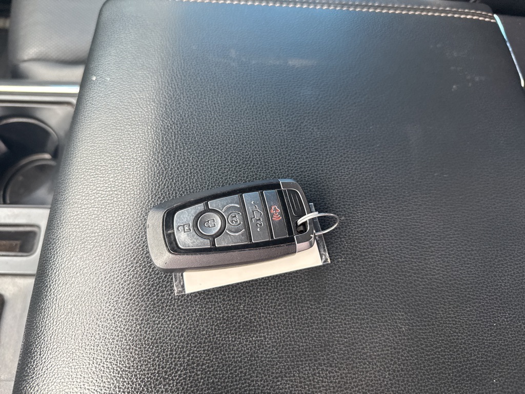 2021 Ford F-150 Lariat photo 29