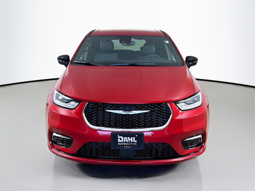2025 Chrysler Pacifica photo 2