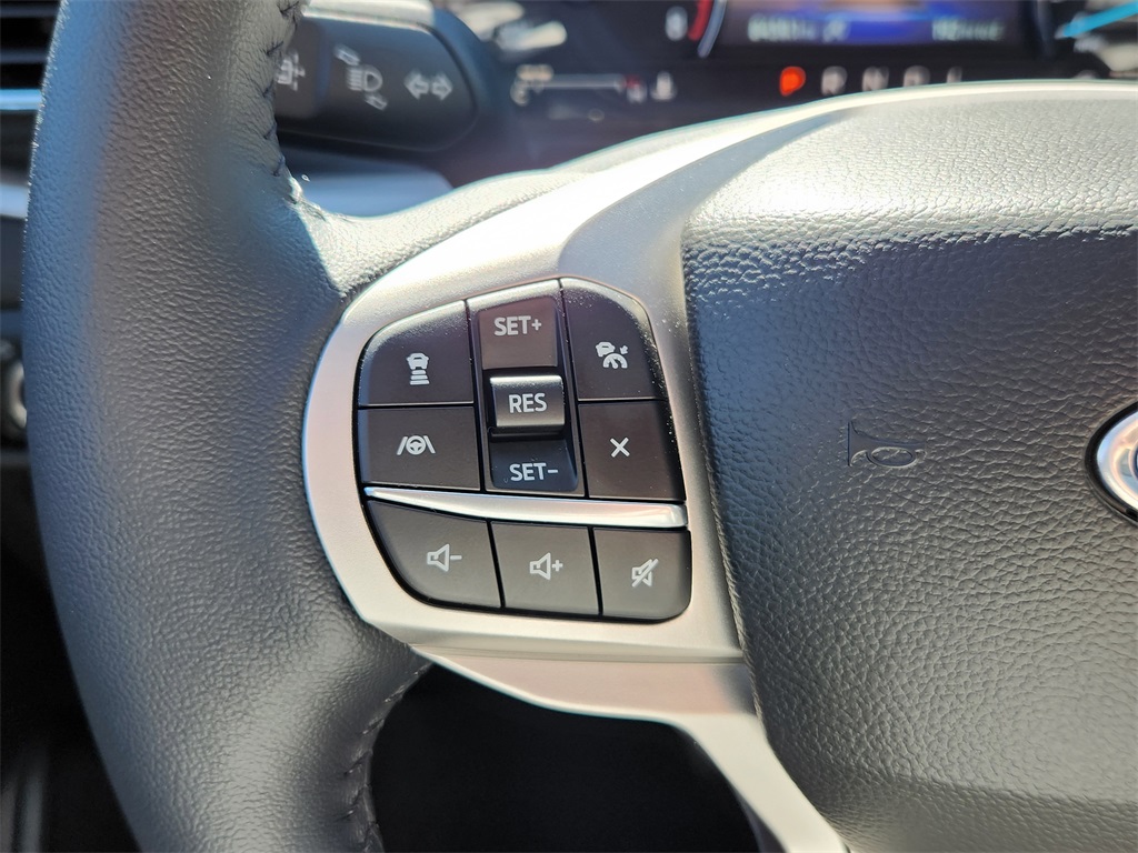 2023 Ford Explorer XLT photo 20