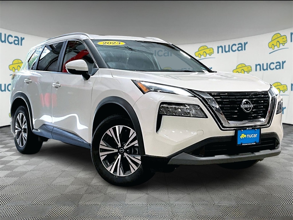 2023 Nissan Rogue SV's photo