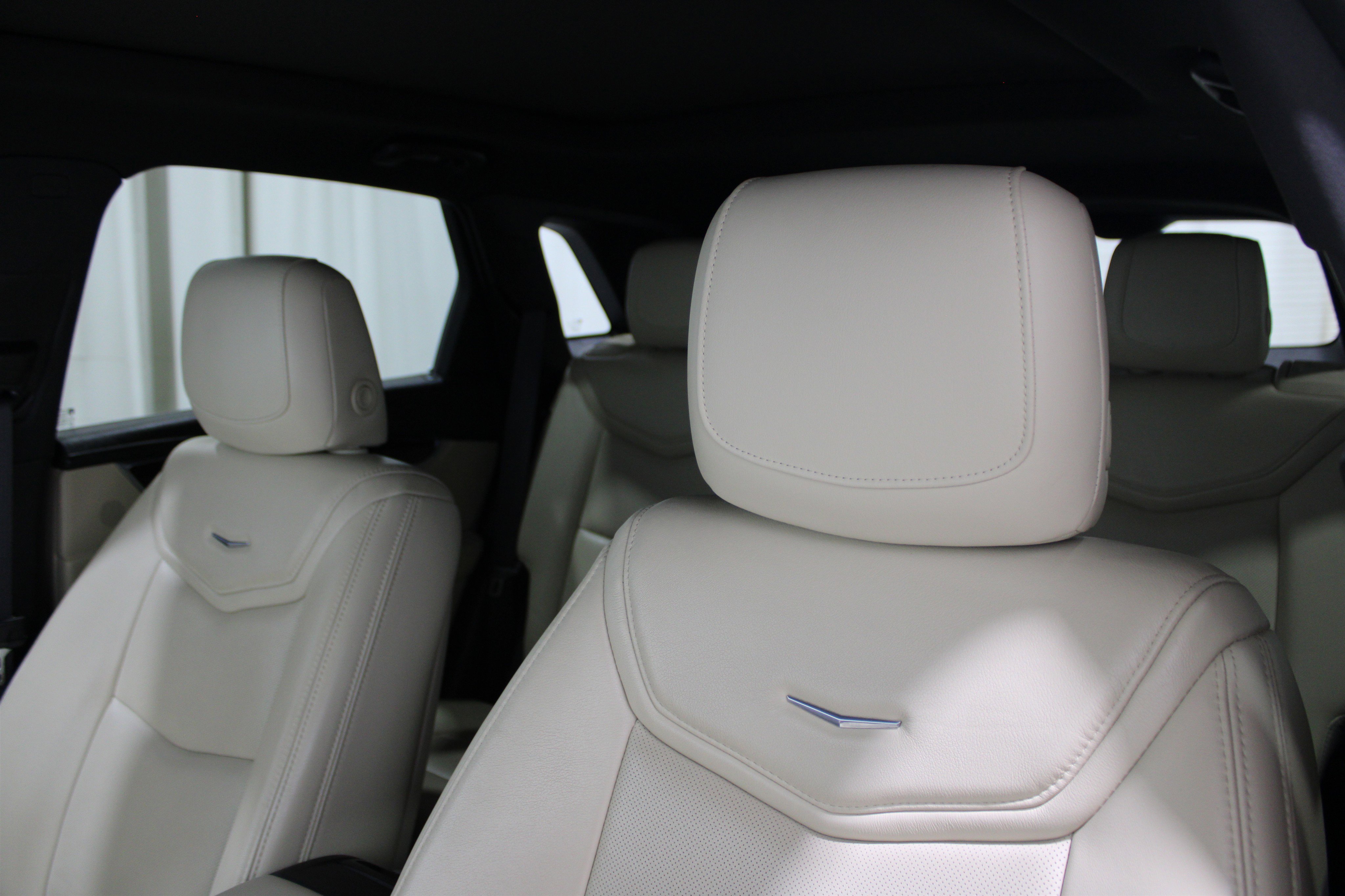 2018 Cadillac XT5 Premium Luxury photo 2