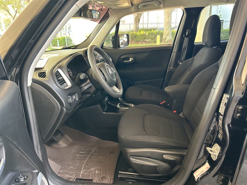 2019 Jeep Renegade Latitude photo 4