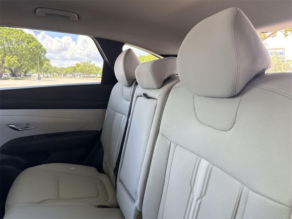 2025 Hyundai Tucson SEL photo 16