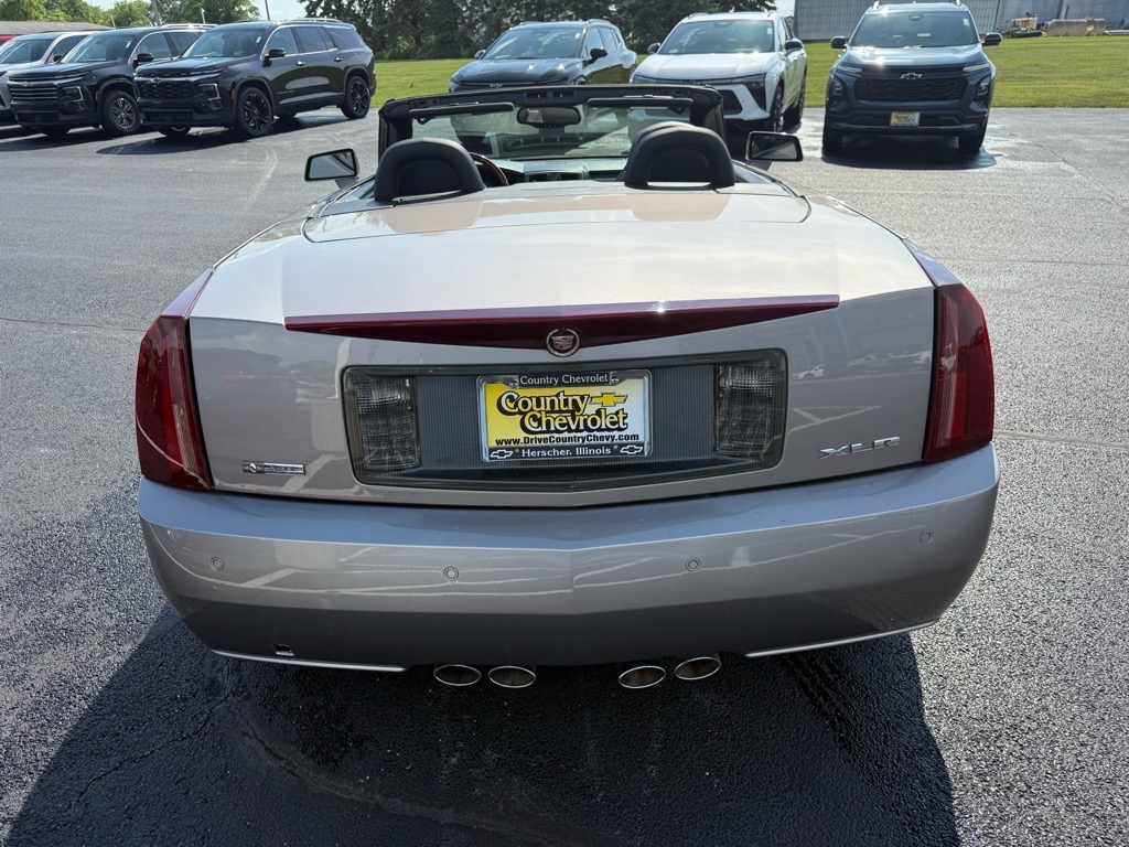 2005 Cadillac XLR Base photo 4