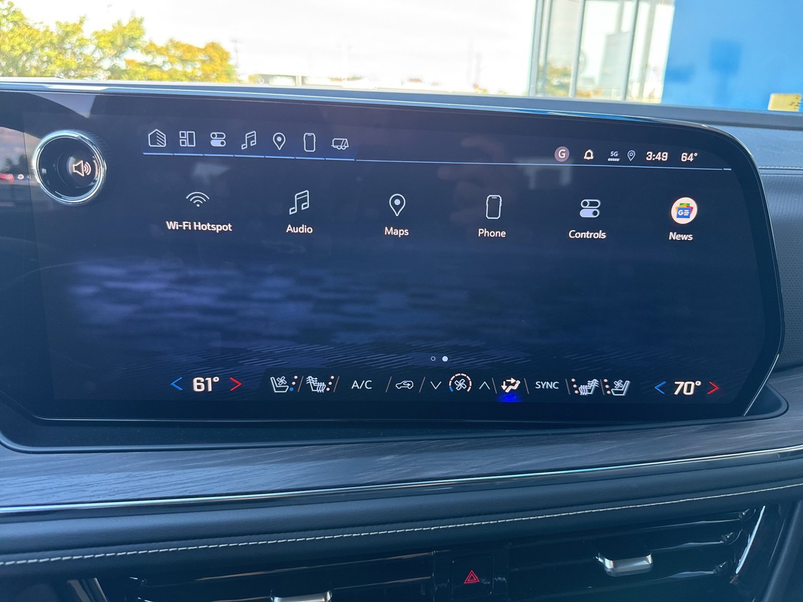2025 Chevrolet Suburban Premier photo 21