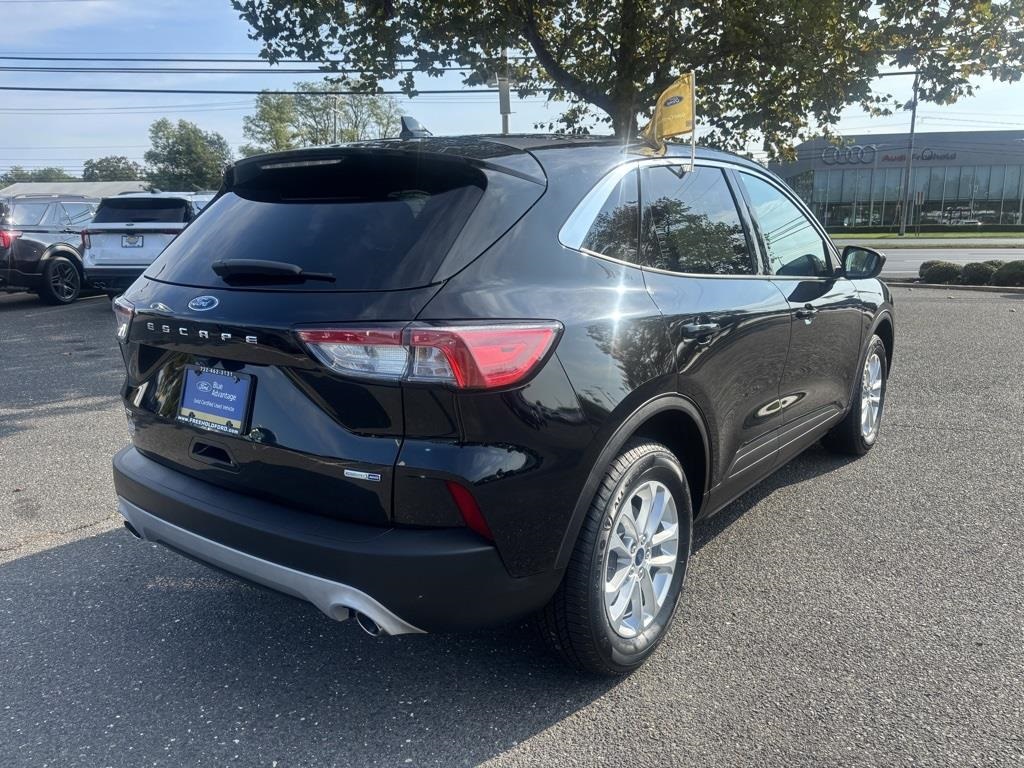 2020 Ford Escape SE photo 2