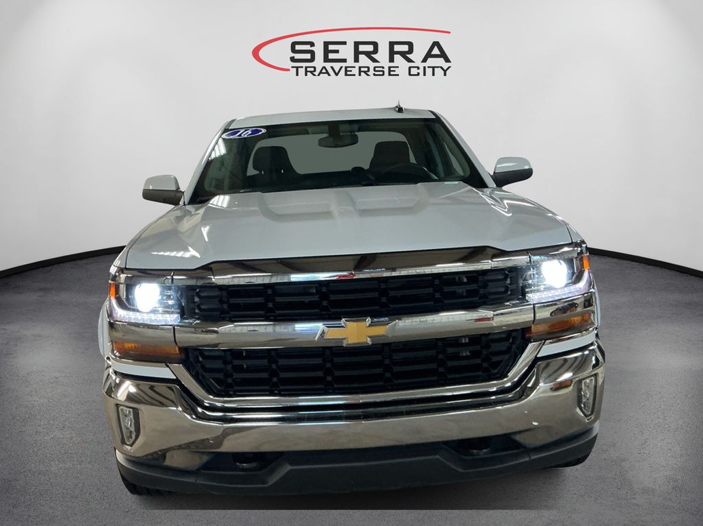 2016 Chevrolet Silverado 1500 LT photo 2