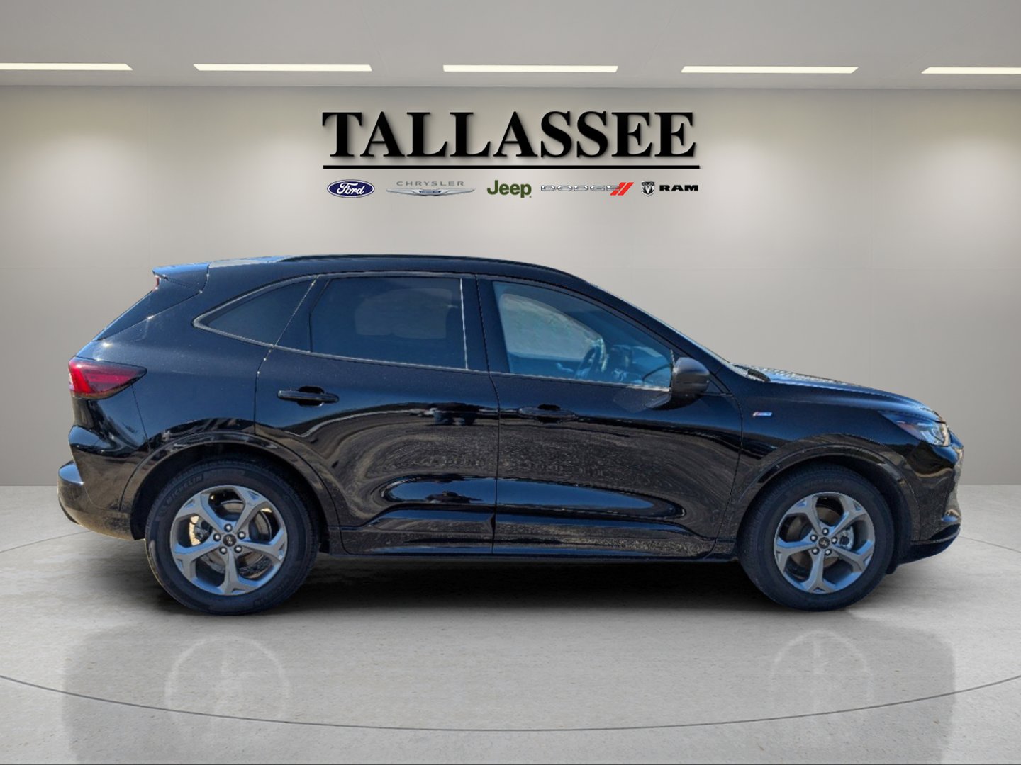 2024 Ford Escape ST-Line photo 4