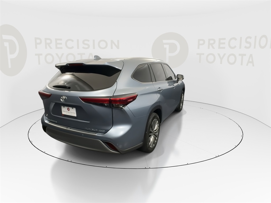 2021 Toyota Highlander Platinum photo 18