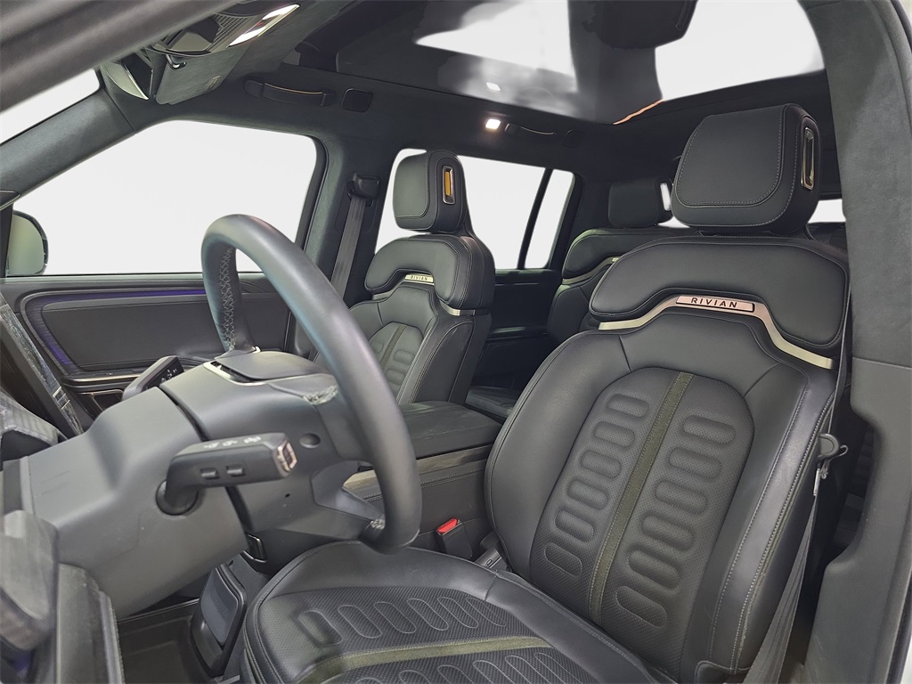 2023 Rivian R1S Adventure photo 15