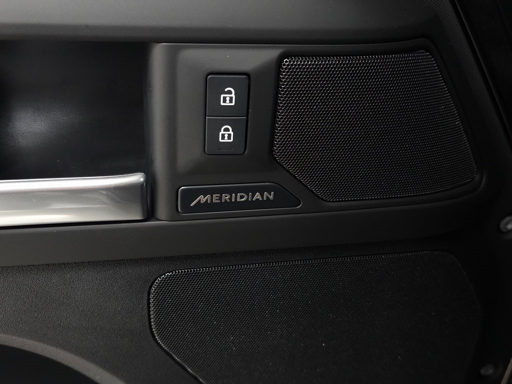 2026 LAND ROVER DEFENDER - Image 12