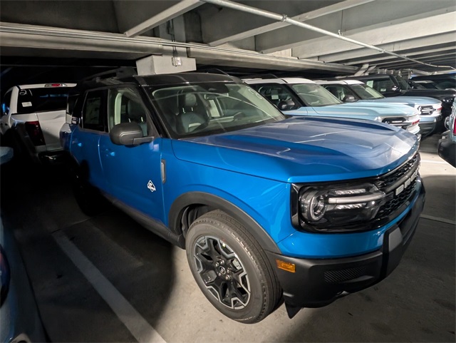 2025 Ford Bronco Sport Outer Banks photo 2