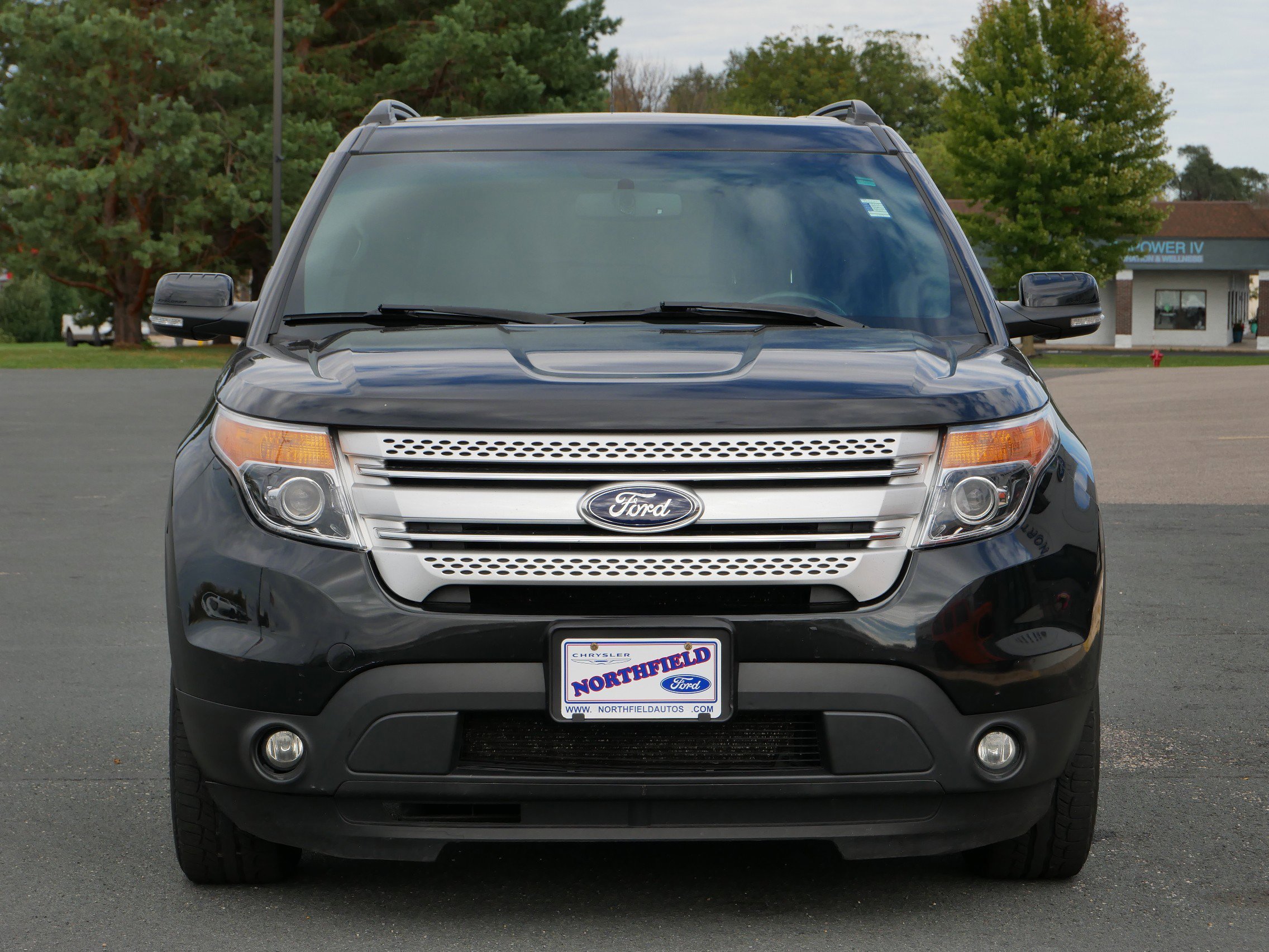 2015 Ford Explorer XLT photo 2