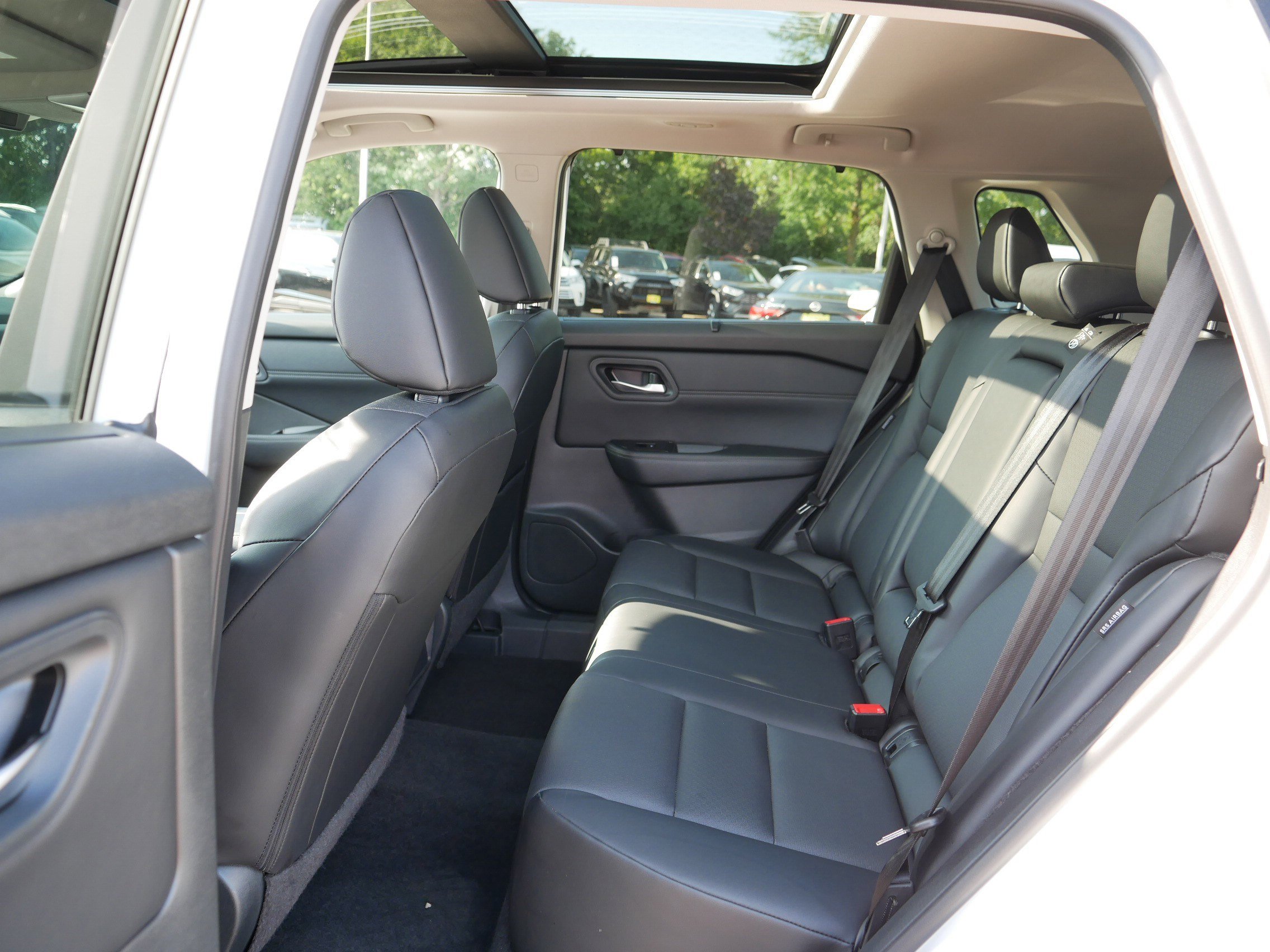 2025 Nissan Rogue SV photo 31