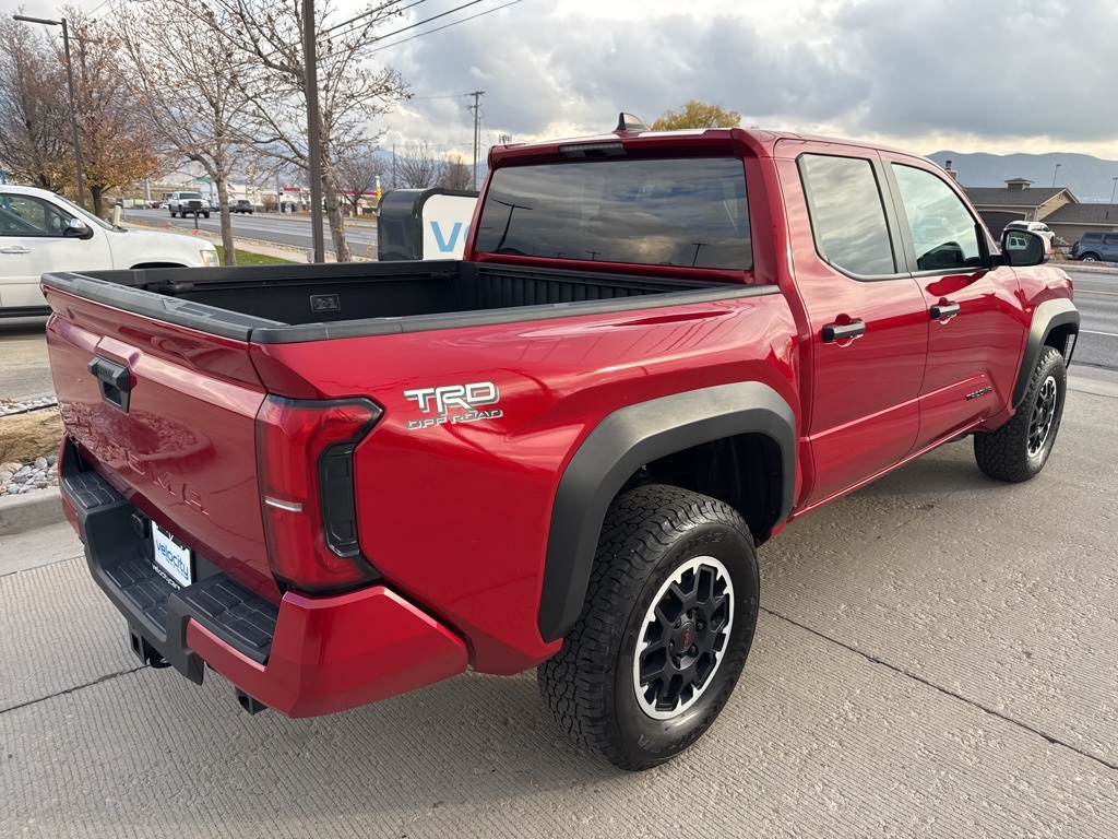 2024 Toyota Tacoma TRD Off-Road photo 3