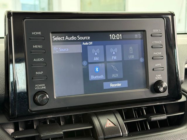 2019 Toyota RAV4 LE photo 13
