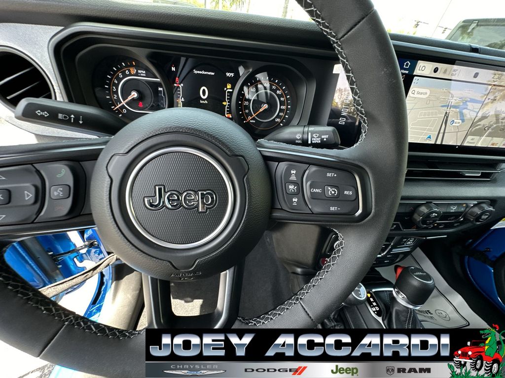 2025 Jeep Gladiator Willys photo 14
