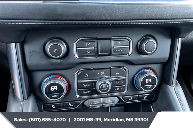 2023 Chevrolet Suburban LT photo 22