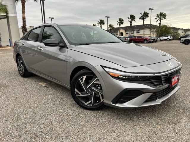 2025 Hyundai Elantra SEL's photo