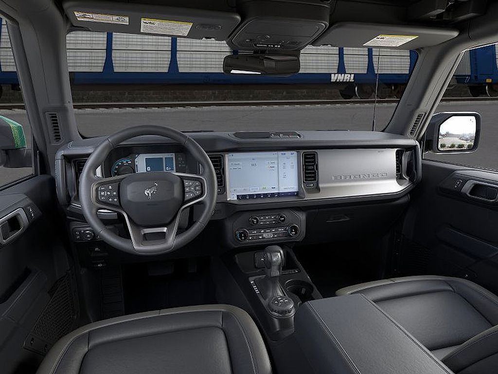 2025 Ford Bronco Outer Banks photo 7