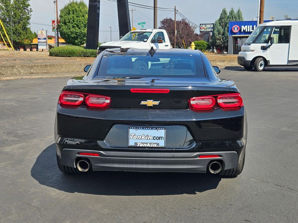 2023 Chevrolet Camaro 1LT photo 5