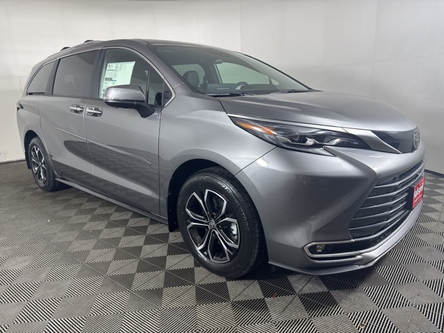 2026 Toyota Sienna Platinum's photo