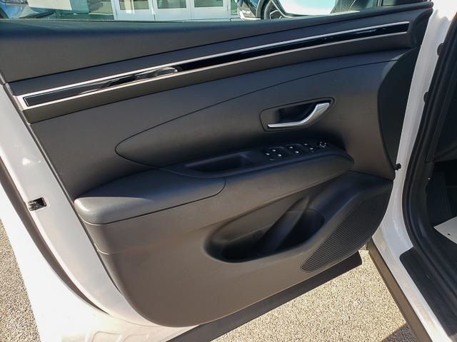 2023 Hyundai Tucson SE photo 8