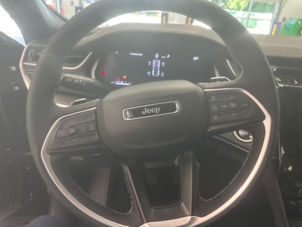 2025 Jeep Grand Cherokee Altitude X photo 17