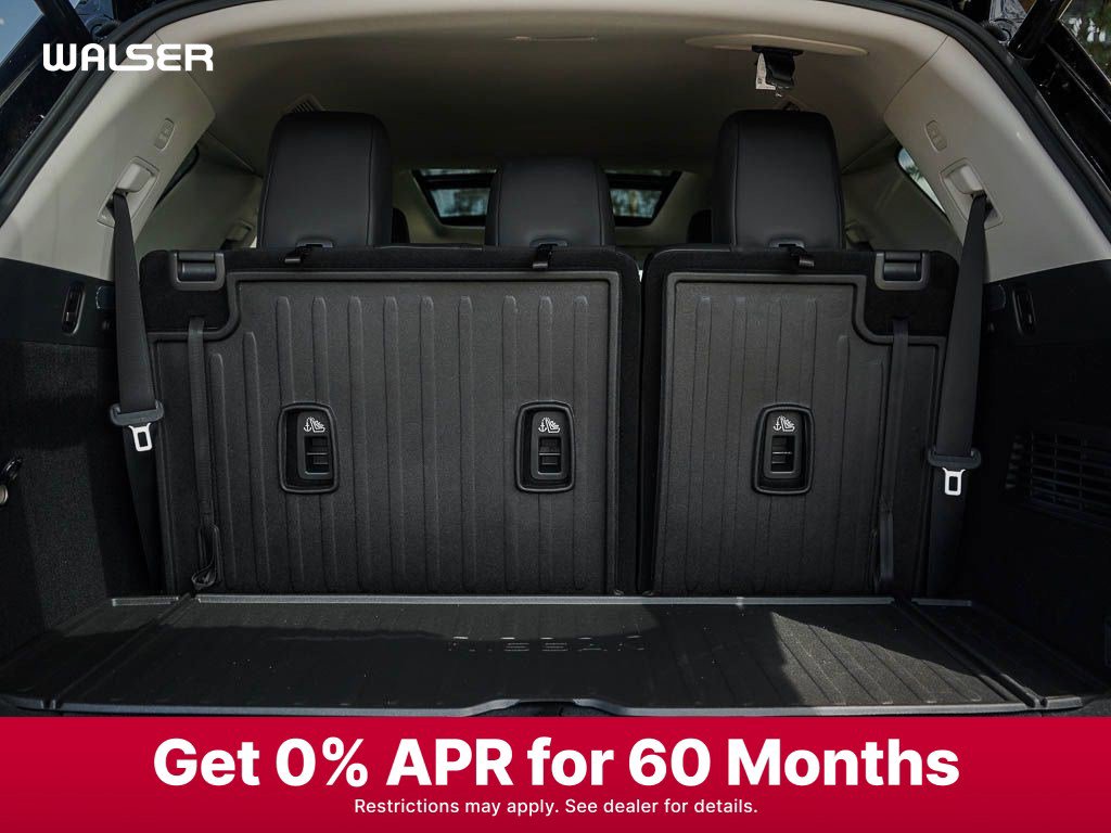 2025 Nissan Pathfinder SL photo 4