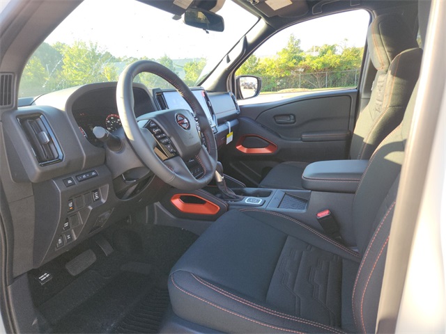 2026 Nissan Frontier Crew Cab PRO-4X photo 8