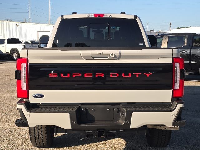 2025 Ford F-250 Platinum photo 4