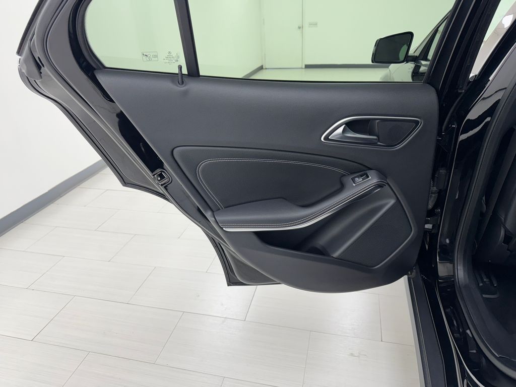 2020 Mercedes Benz GLA 250 4MATIC photo 11