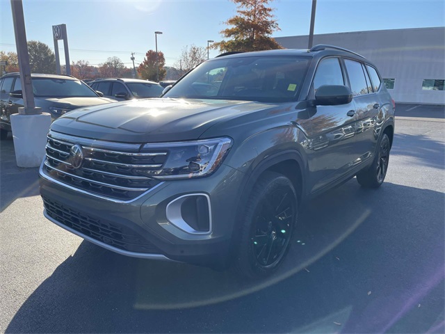 2026 Volkswagen Atlas SE Technology photo 3