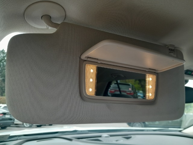 2022 Buick Envision Essence photo 32