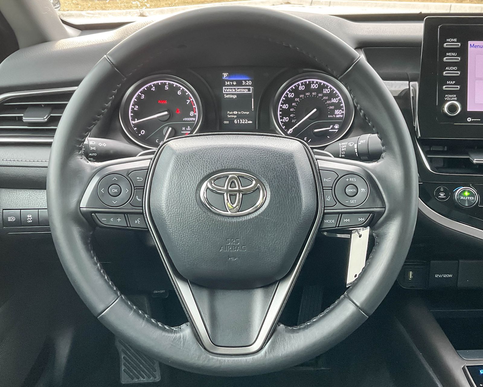 2022 Toyota Camry SE photo 10