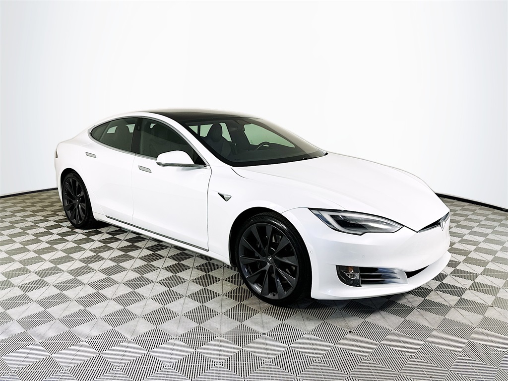 2020 Tesla Model S Long Range Plus's photo