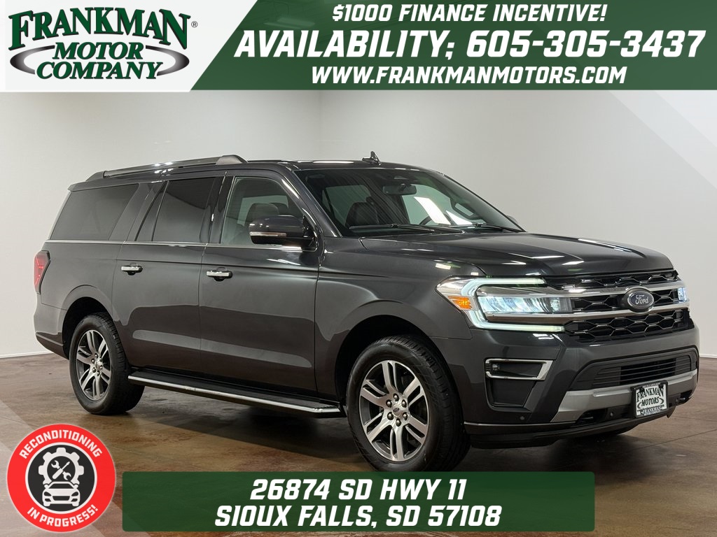 2023 Ford Expedition Limited's photo