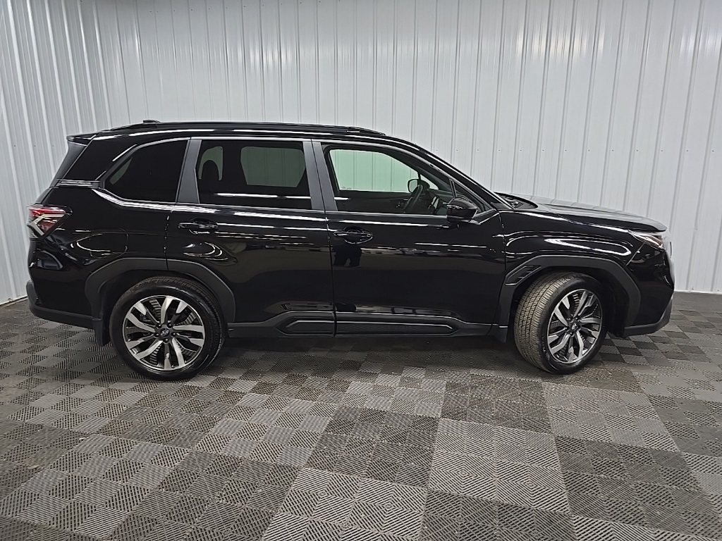 2025 Subaru Forester Touring photo 2