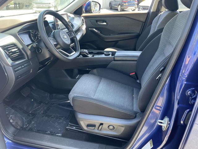 2021 Nissan Rogue SV photo 17