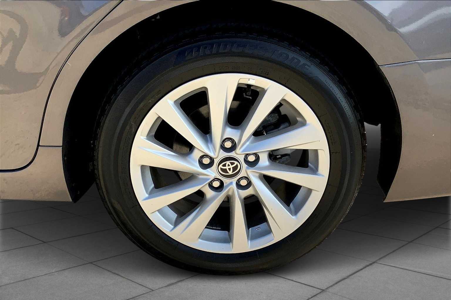 2024 Toyota Camry LE photo 9