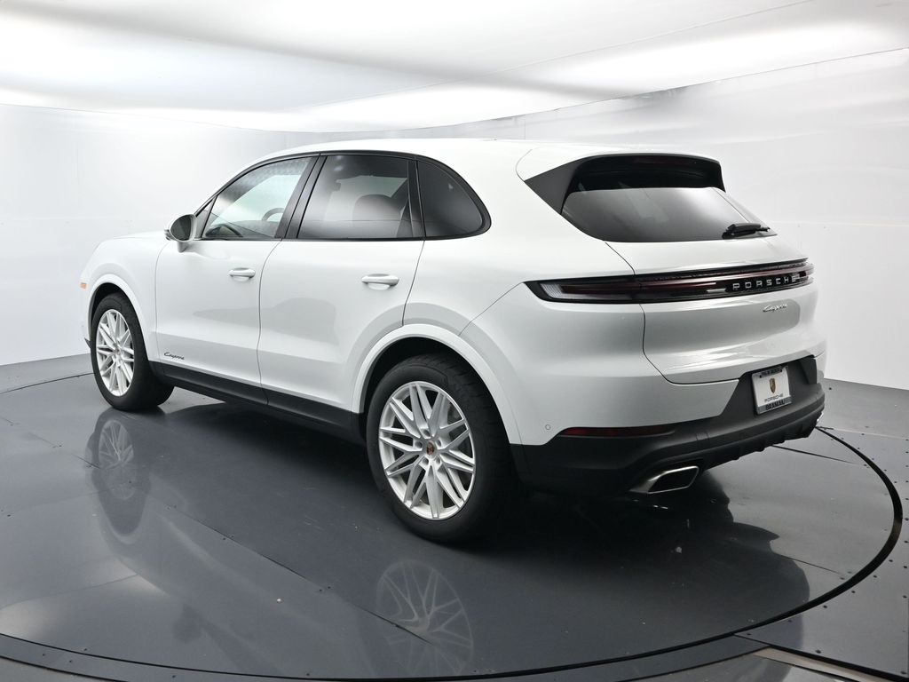 2026 Porsche Cayenne photo 3